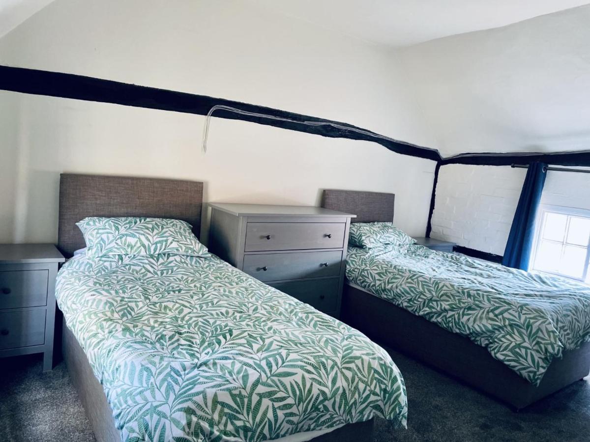 George And Dragon Hotel Хоршъм Екстериор снимка